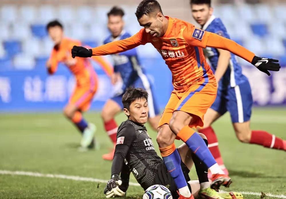 战术调整带来意想不到的效果,球队取得胜利 战术调整带来意想不到的效果,球队取得胜利