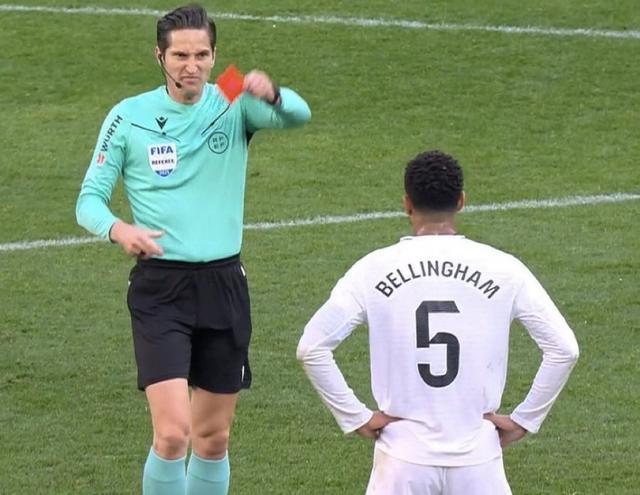 包含奥萨苏纳后卫犯规过多,导致比赛失利的词条 包含奥萨苏纳后卫犯规过多,导致比赛失利的词条