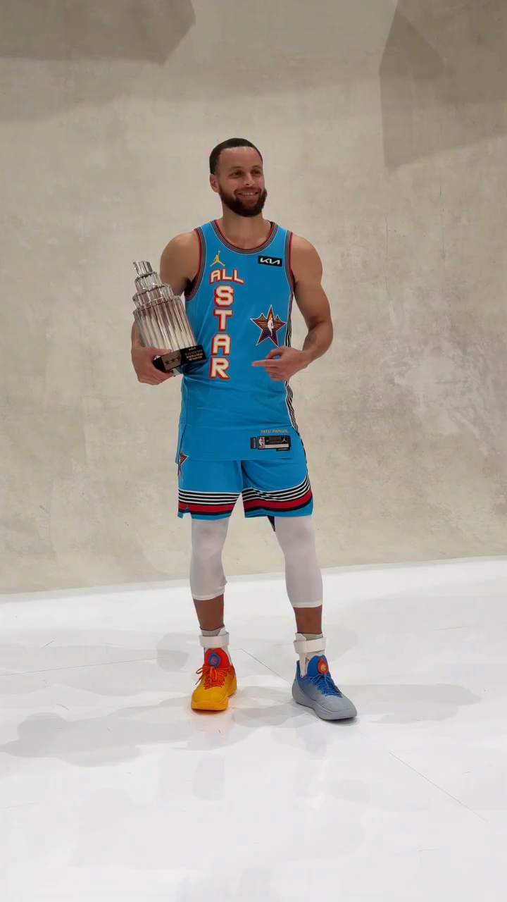 熊猫直播tv-勇士再度夺冠,篮球巨星库里再度成为MVP的简单介绍