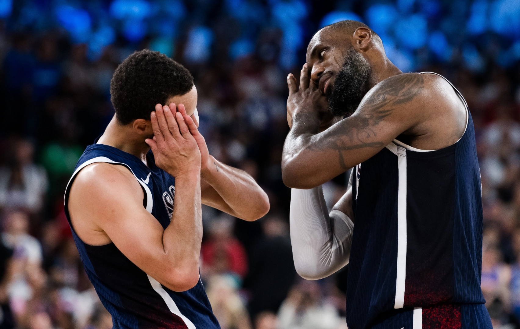 包含湖人队内部采访曝光球员日常生活揭秘的词条