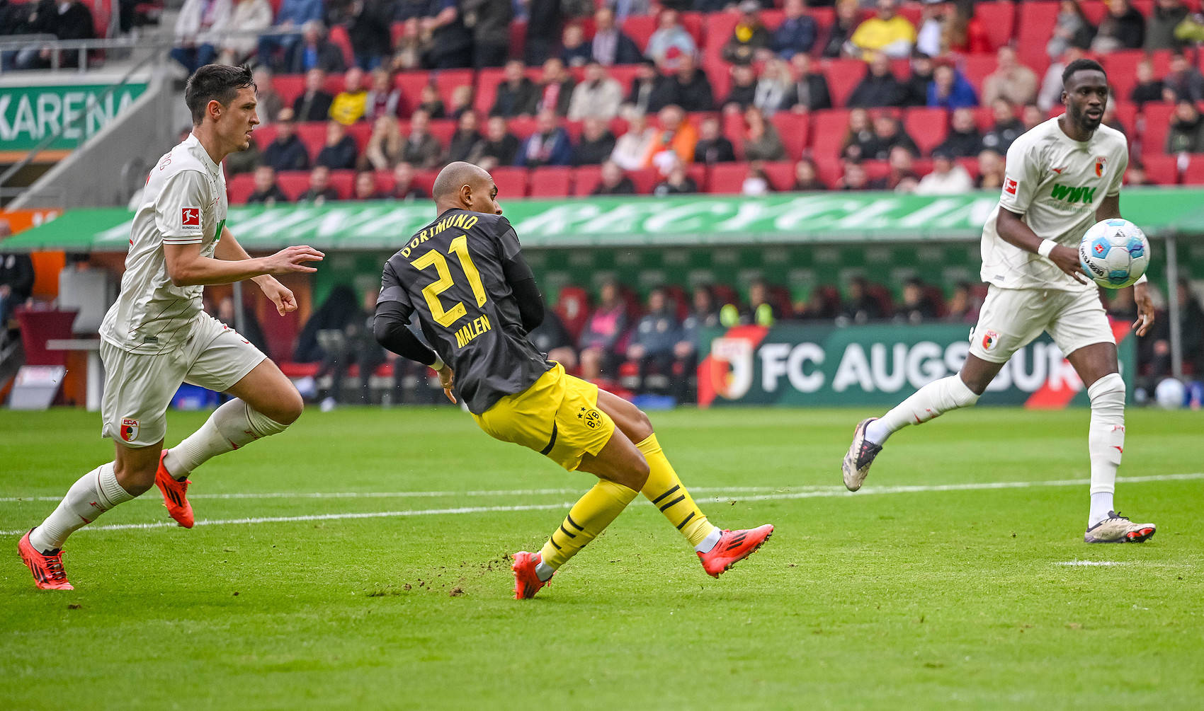 关于多特蒙德破门得分，带领球队取得关键胜利的信息