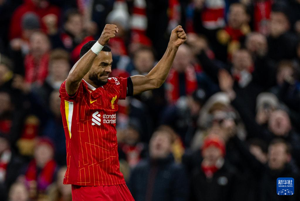 利物浦队长领衔球队备战新赛季欧冠 利物浦队长领衔球队备战新赛季欧冠