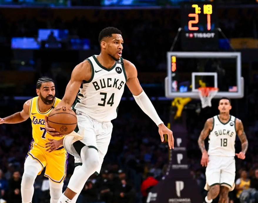 雄鹿队在比赛中连续获胜，稳步向前