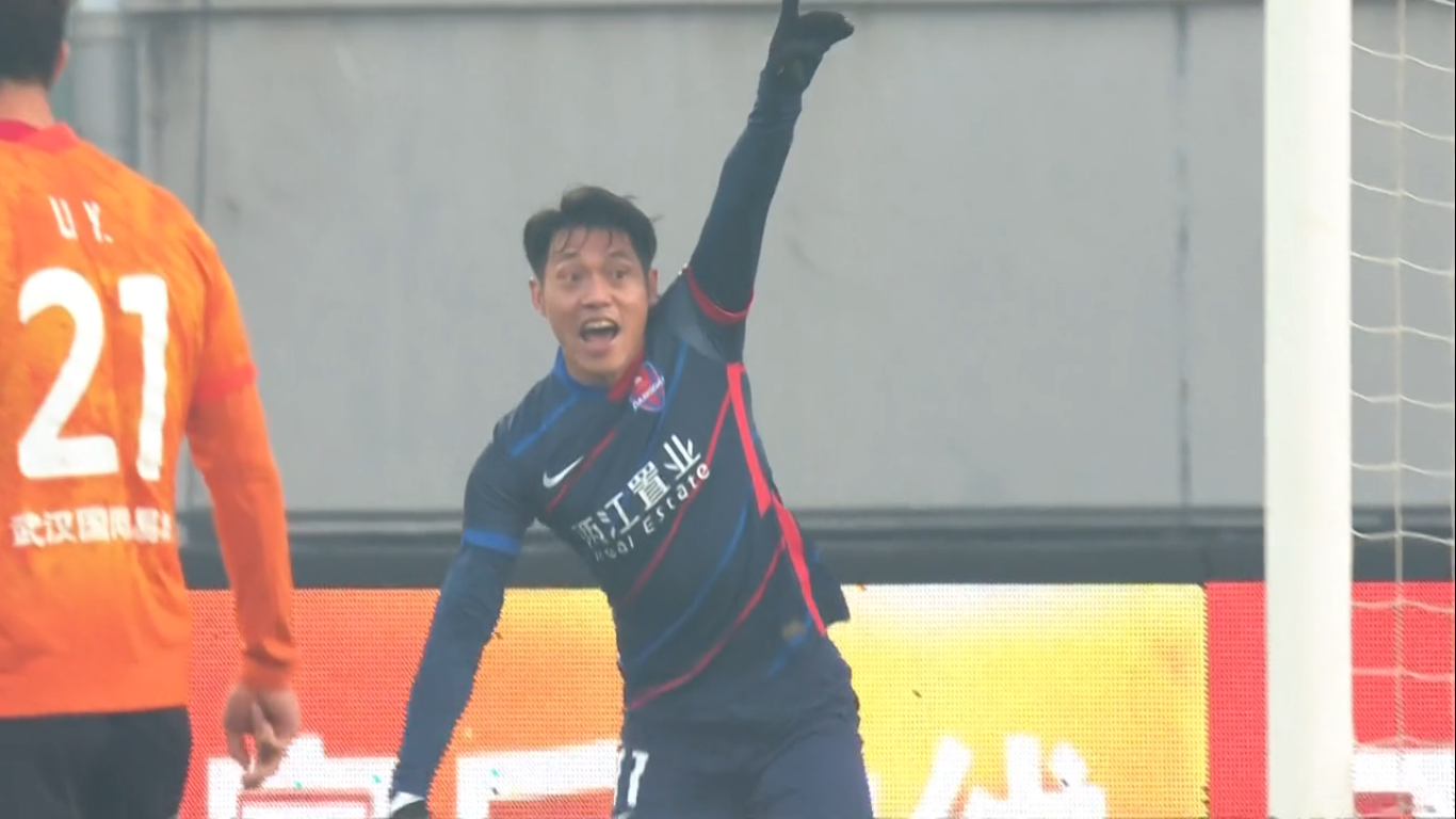 重庆男篮遭遇惊险逆转,遗憾失利 重庆男篮遭遇惊险逆转,遗憾失利