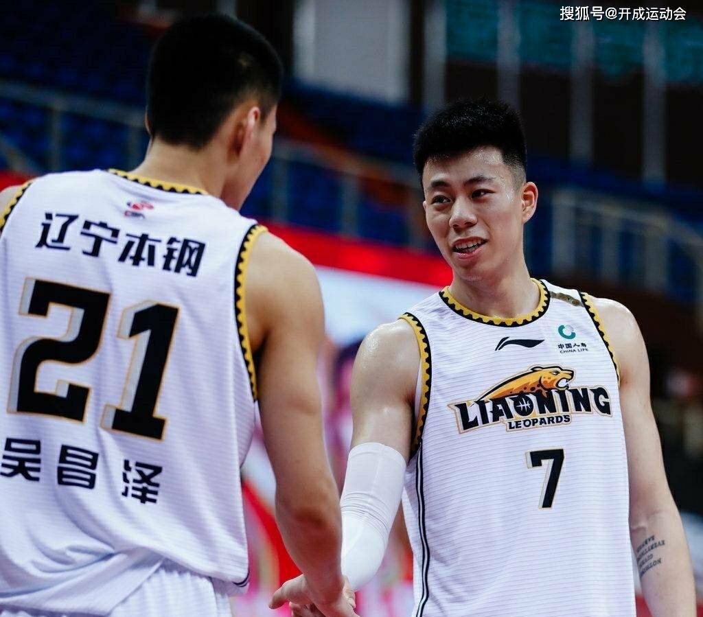 青岛队主场拼搏赢得宝贵三分!的简单介绍 青岛队主场拼搏赢得宝贵三分!的简单介绍