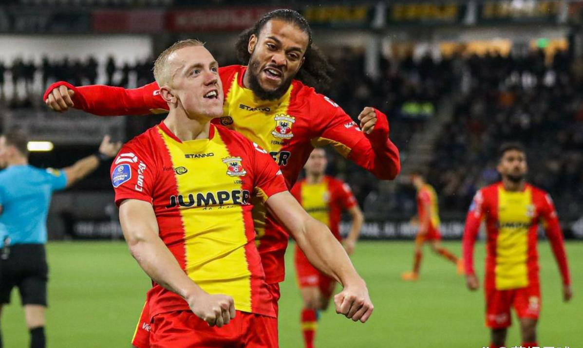 体育赛事直播-包含埃因霍温主帅赛后精彩发言，球队士气高涨备战的词条