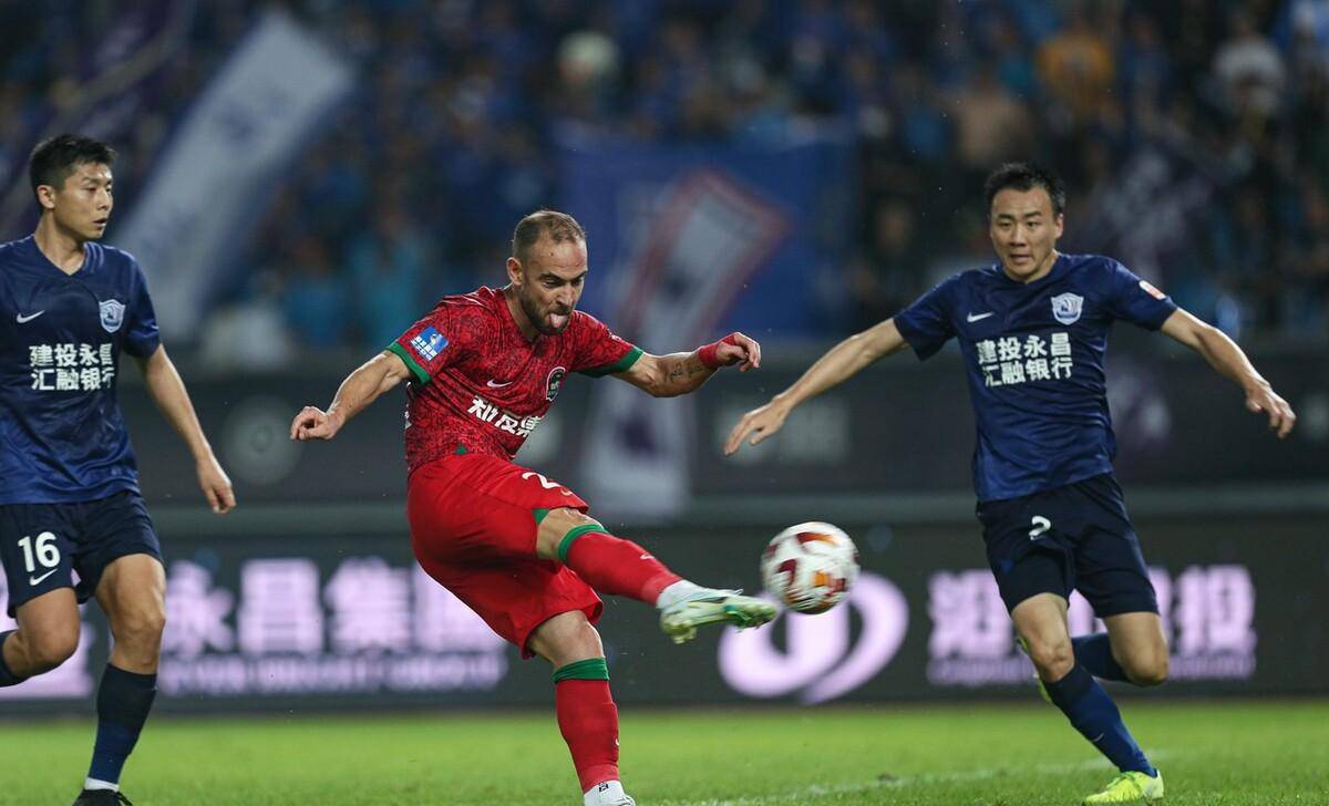 熊猫直播APP-关于激烈对抗!两支劲旅将在球场上展开争夺的信息