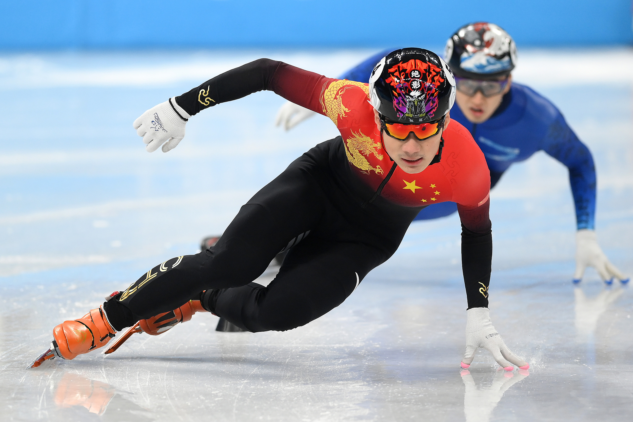 熊猫直播平台-运动员勇往直前，以过人的实力超越对手，夺得胜利的简单介绍