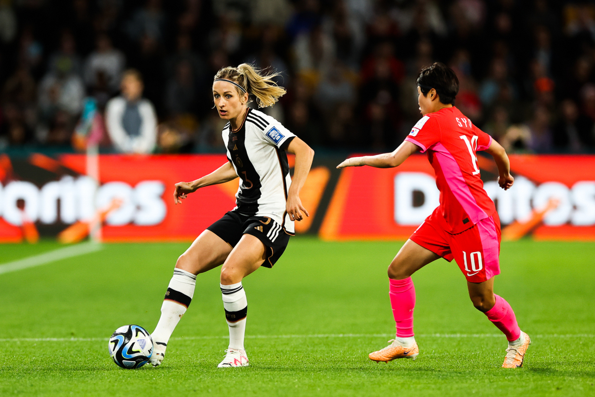 熊猫直播官网-关于德国女足队员在比赛中展现出色技术的信息