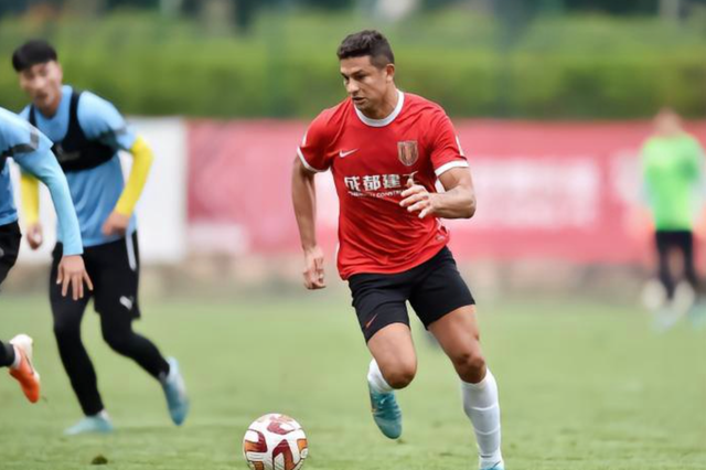 熊猫直播官网-包含梦幻联赛巅峰之战再度上演,球员全力以赴的词条