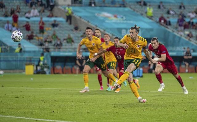 葡萄牙轻取希腊,欧预赛首胜报道 葡萄牙轻取希腊,欧预赛首胜报道