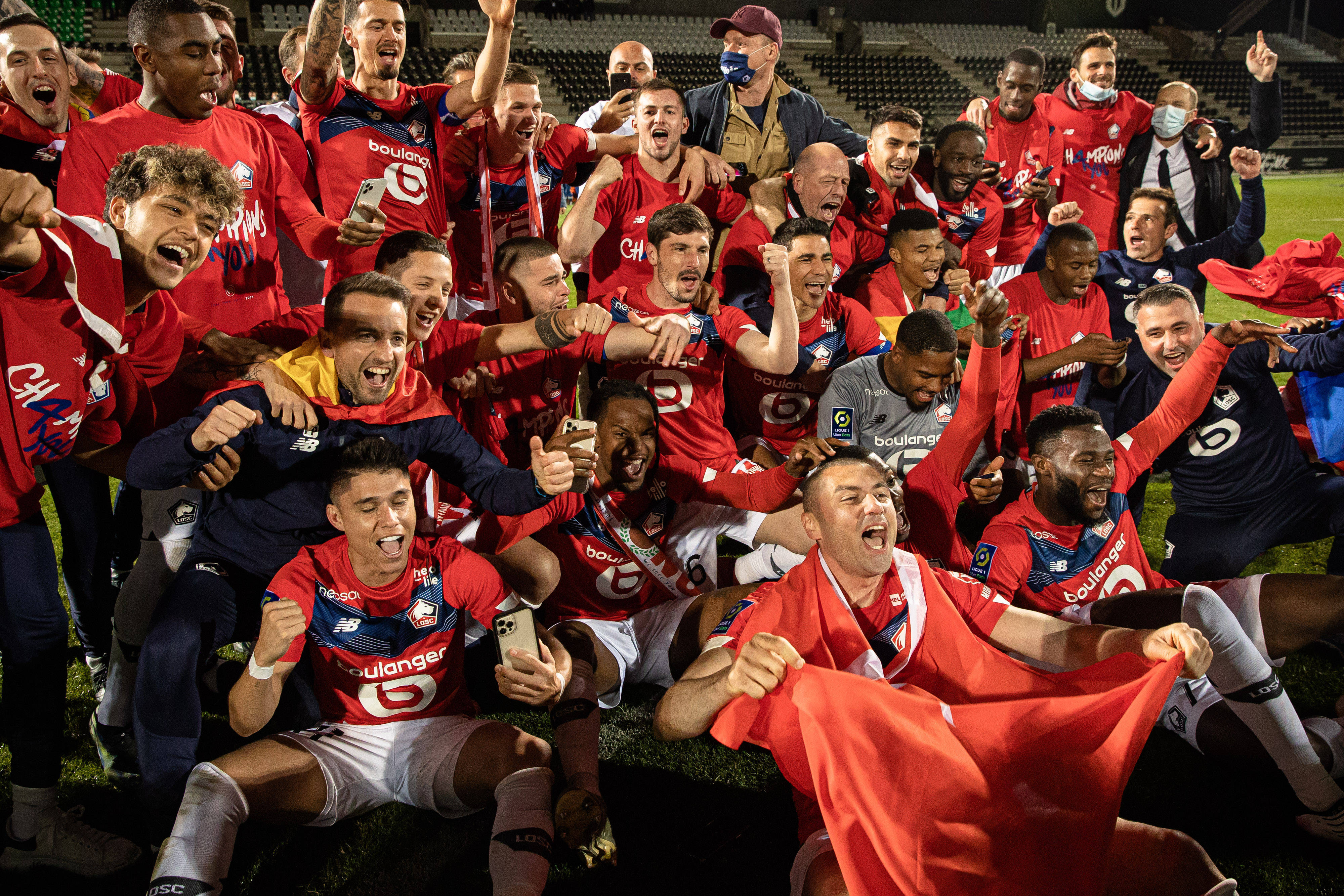 熊猫体育app-关于里昂备战比赛，全队全力备战法国杯的信息