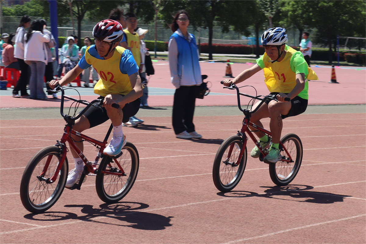 熊猫TV-铁人三项挑战，冲刺奔向终点线的简单介绍