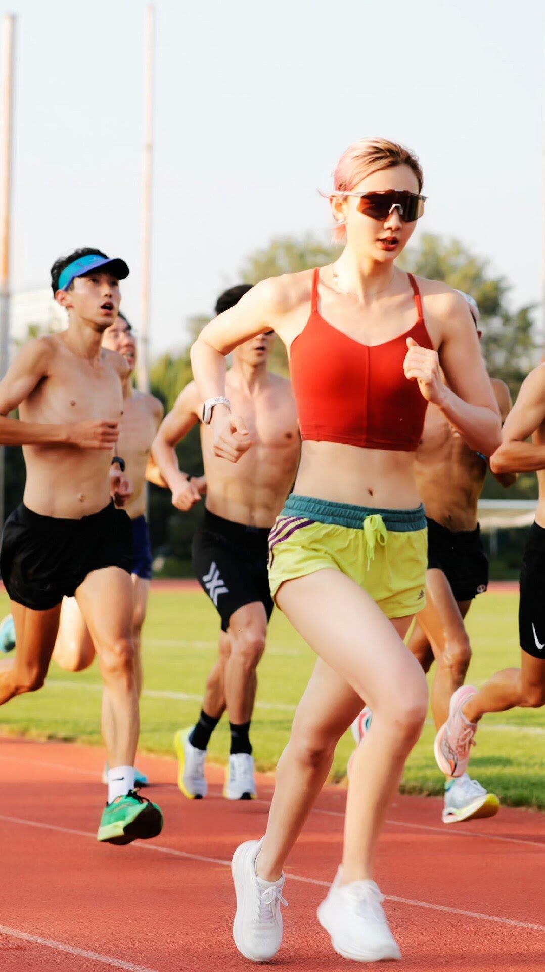 铁人三项挑战,冲刺奔向终点线的简单介绍 铁人三项挑战,冲刺奔向终点线的简单介绍