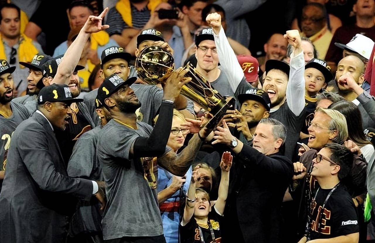 熊猫TV-骑士主帅临时离职，球队陷入变革困境的简单介绍