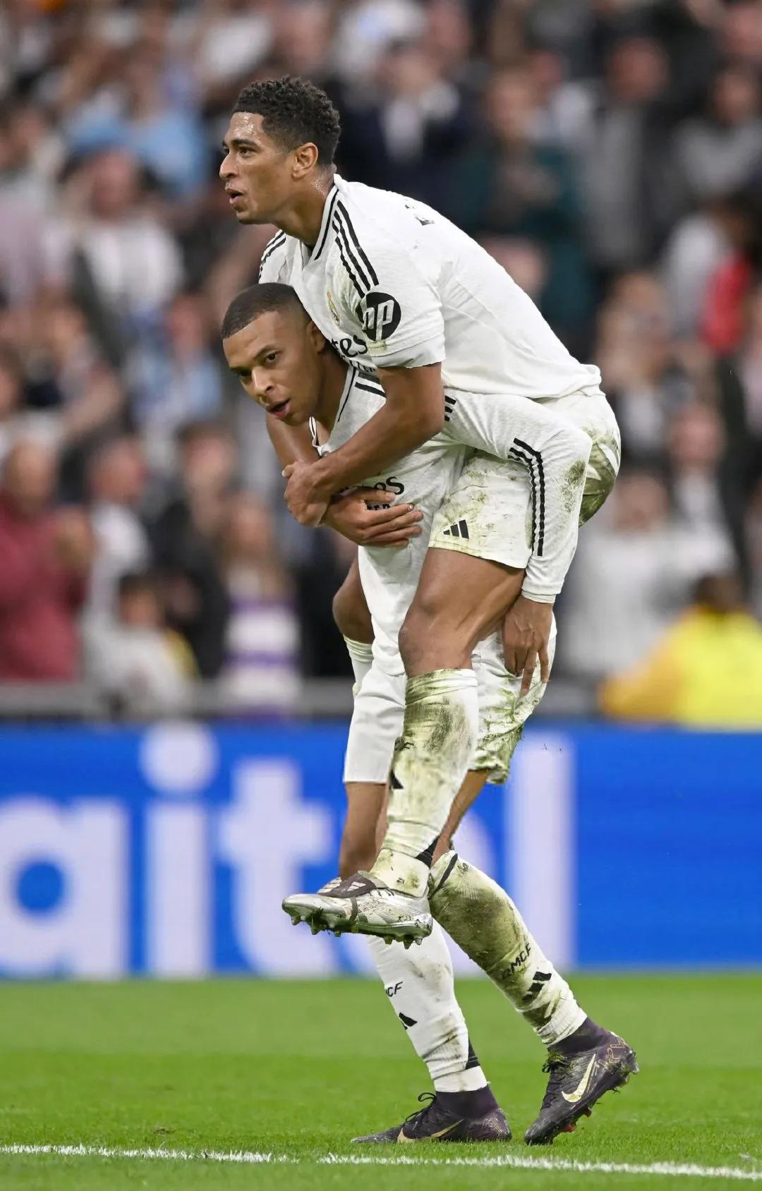 体育赛事直播-包含联赛战况激烈白热化，球队实力均衡难分伯仲的词条