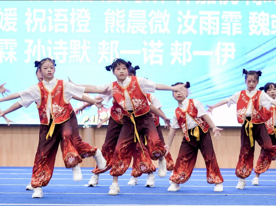 熊猫直播官网-选手展现出色技艺,赛场上喜人表现