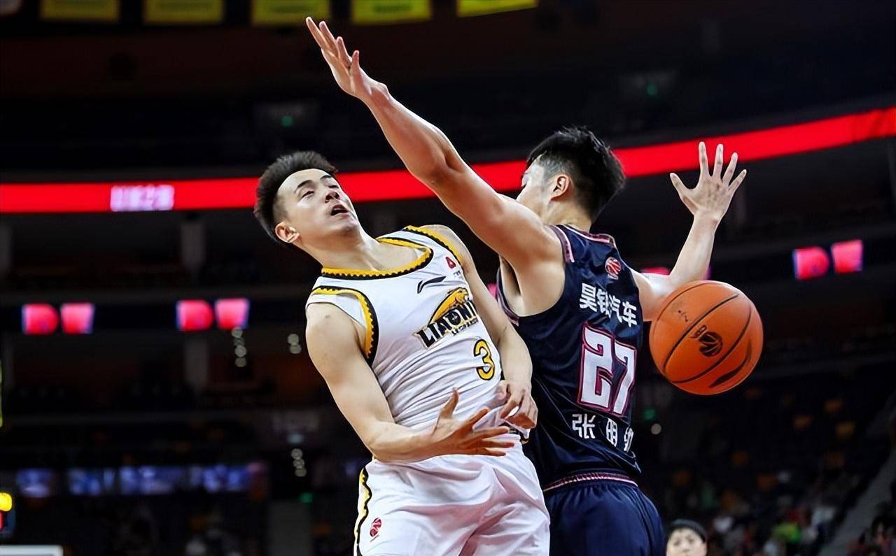 辽宁男篮雄心勃发,备战下一场比赛 辽宁男篮雄心勃发,备战下一场比赛