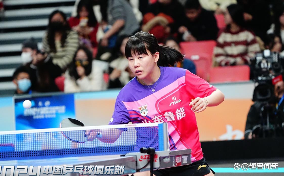 熊猫体育app-瑞士拳击新星势不可挡，逆袭冠军