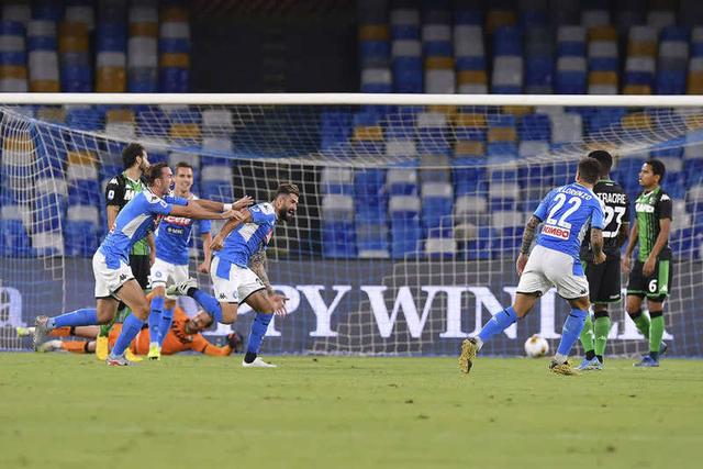 那不勒斯主场大胜萨索罗，提振士气