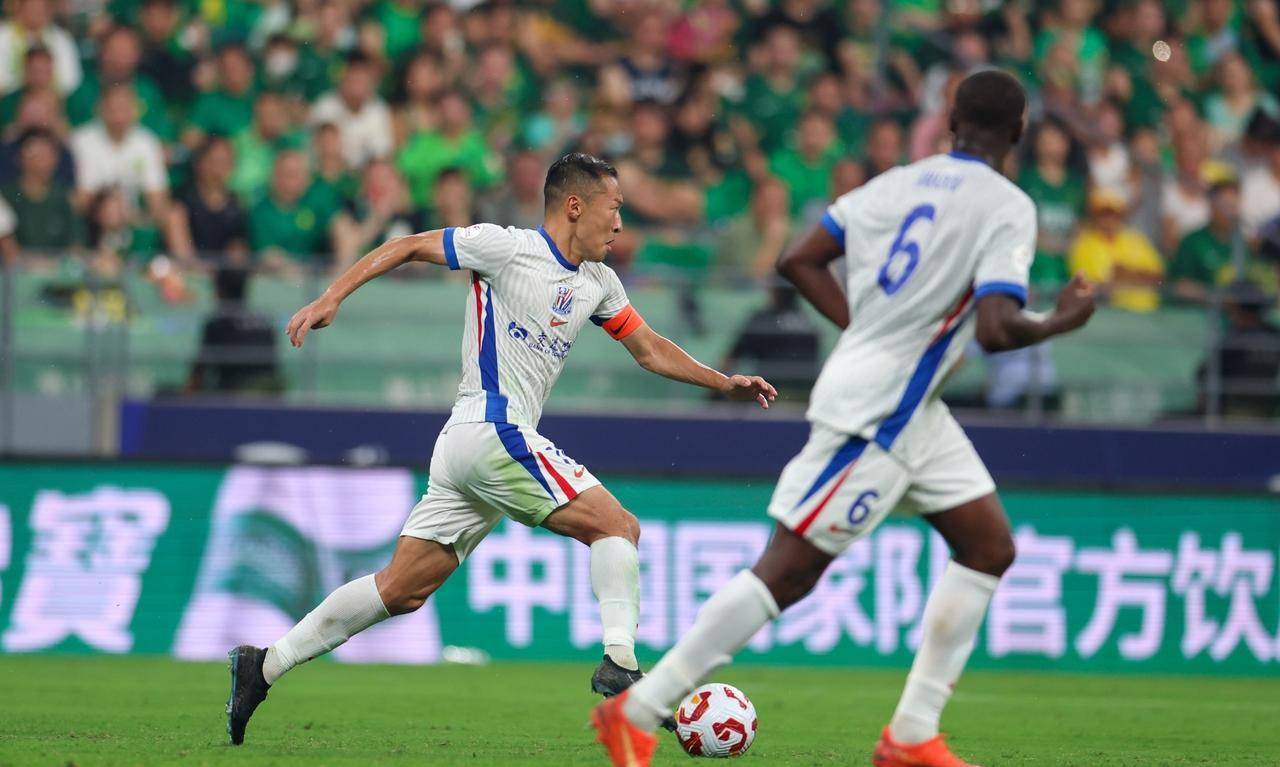 熊猫直播APP-上海申花队士气高涨，冲刺季后赛资格