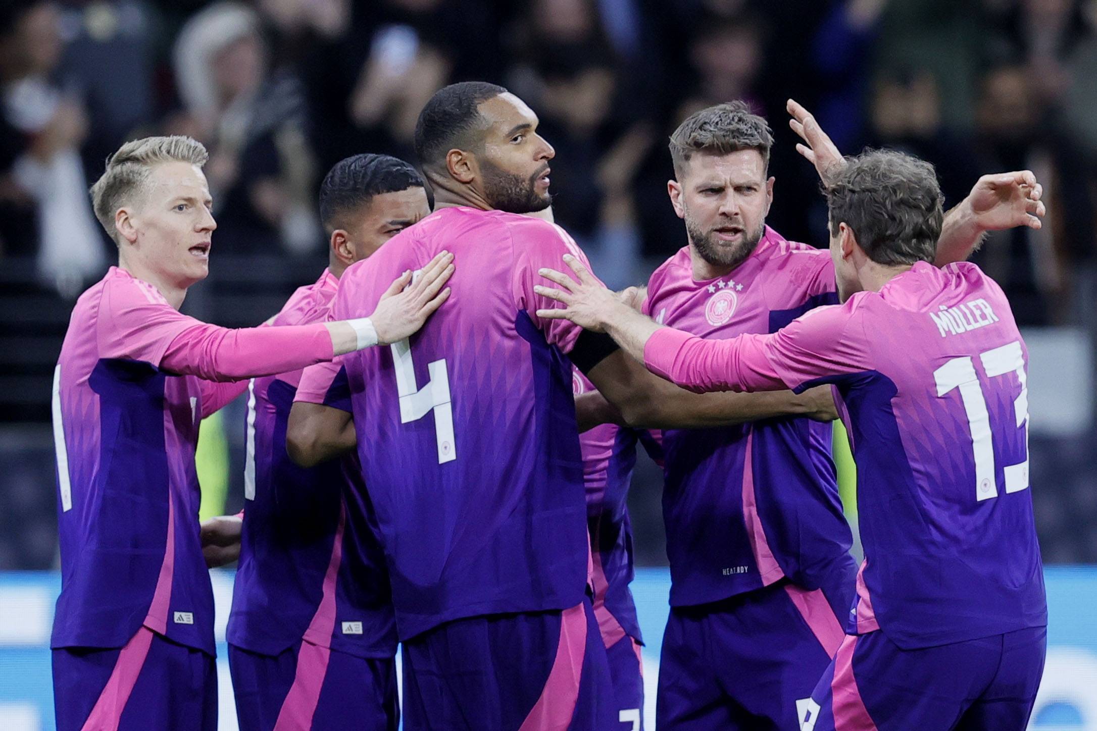 关于荷兰队横扫瑞士，获得欧国联季军殊荣的信息