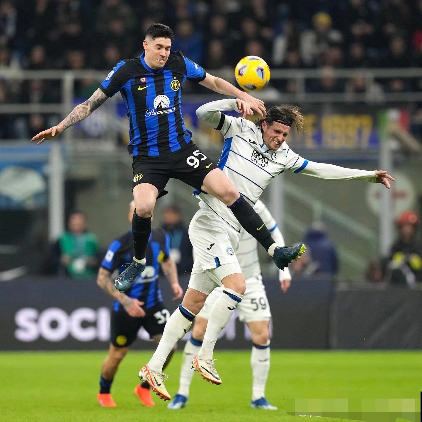 熊猫体育官方网站-国际米兰阵容深度不足,遭遇对手疯狂进攻