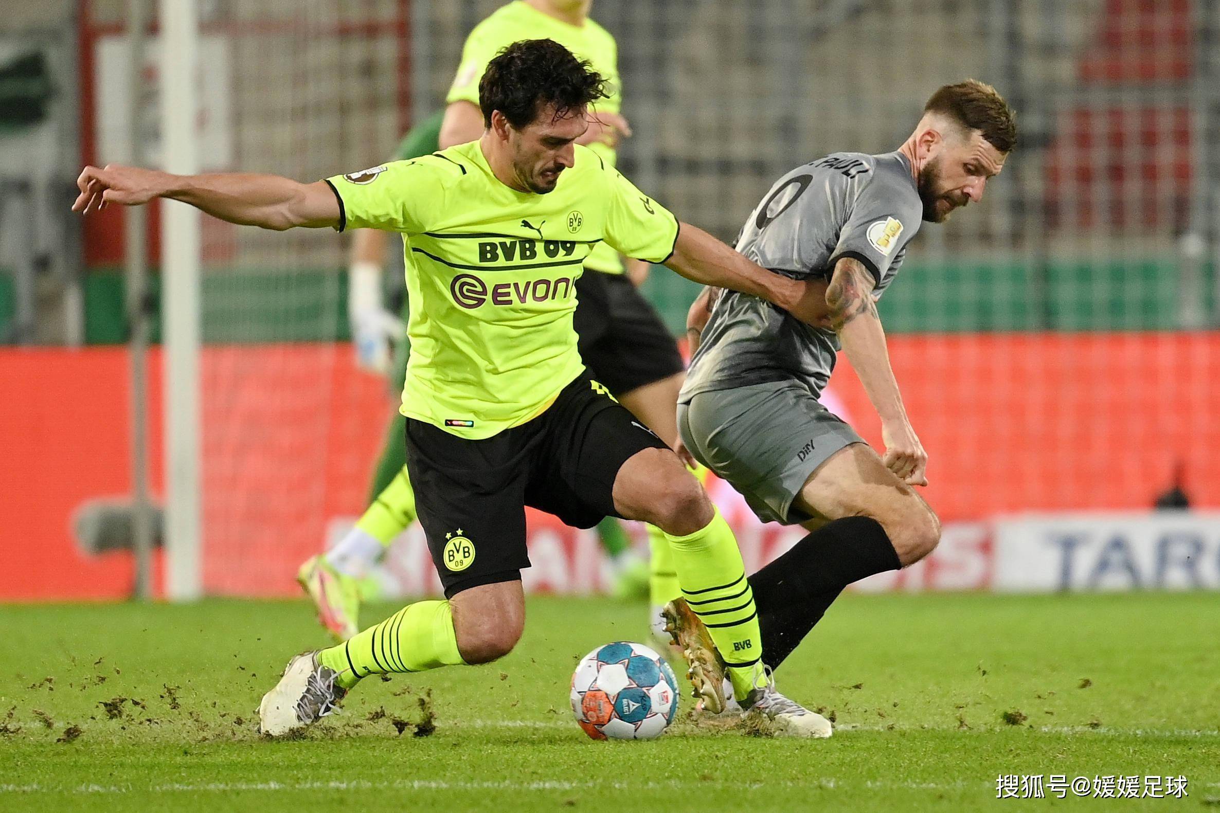 熊猫直播官网-汉堡足球俱乐部取得关键胜利,重返巅峰