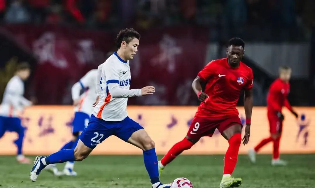 鲁能客场一球小胜泰达，冲击前四