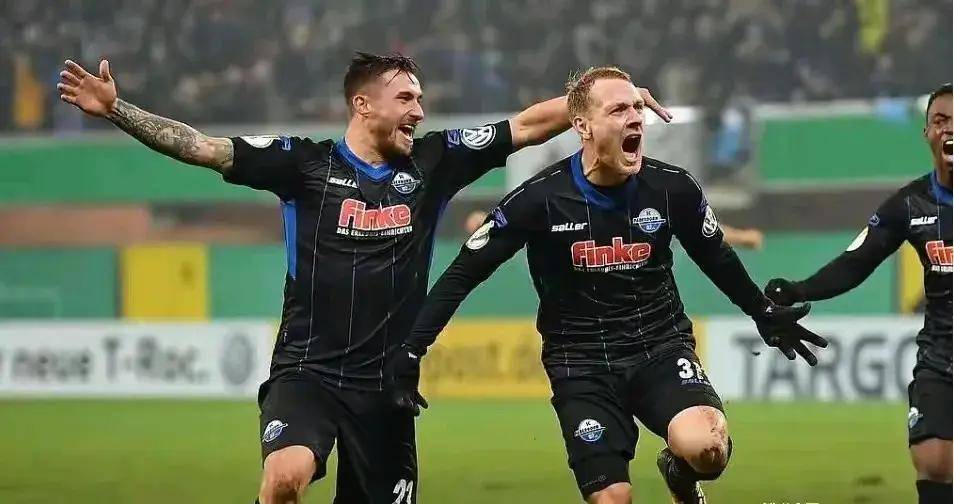 熊猫体育直播-雷根斯堡大比分获胜，联赛积分崛起