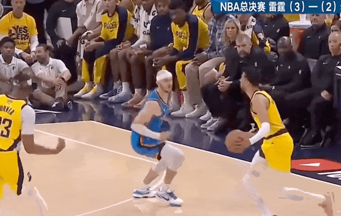 熊猫直播平台-包含精彩瞬间回顾:致胜球飙进三分,球迷沸腾的词条