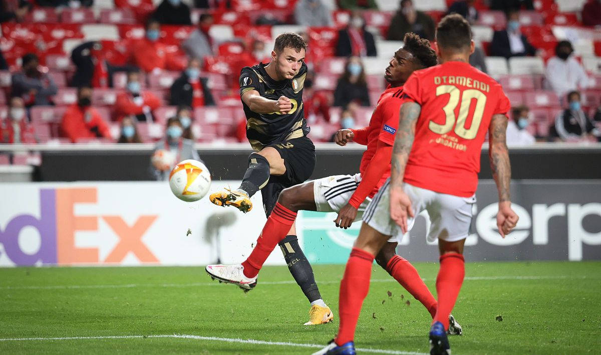 斯文登主场告捷,英冠保级机会暂遐 斯文登主场告捷,英冠保级机会暂遐