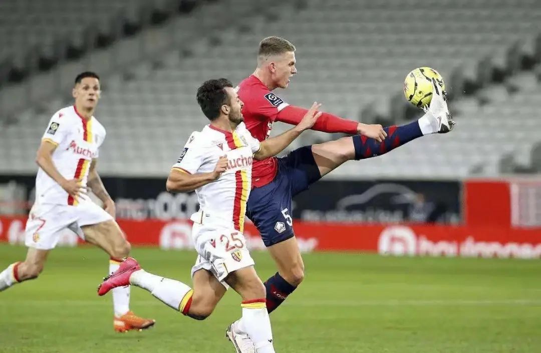 熊猫体育平台-里昂俱乐部在法国联赛中冲击前列