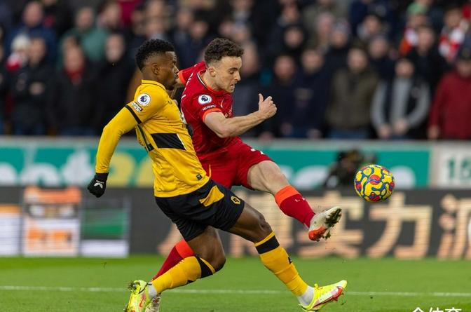 熊猫体育直播-狼队主场丢分，争夺欧战资格岌岌可危