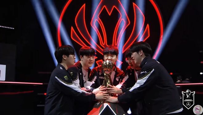 关于FLY碾压GEN,Zeus打出惊人五杀宿命之战小组赛,成为赛场最大亮点的信息 关于FLY碾压GEN,Zeus打出惊人五杀宿命之战小组赛,成为赛场最大亮点的信息