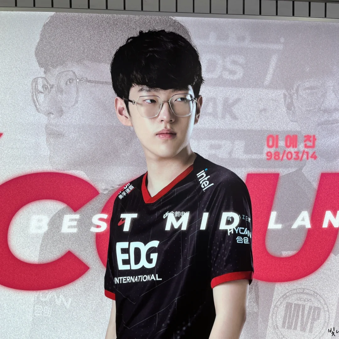 熊猫TV-NS险胜V5,Scout完成史诗逆转鏖战多局成都决赛之夜,让粉丝疯狂欢呼