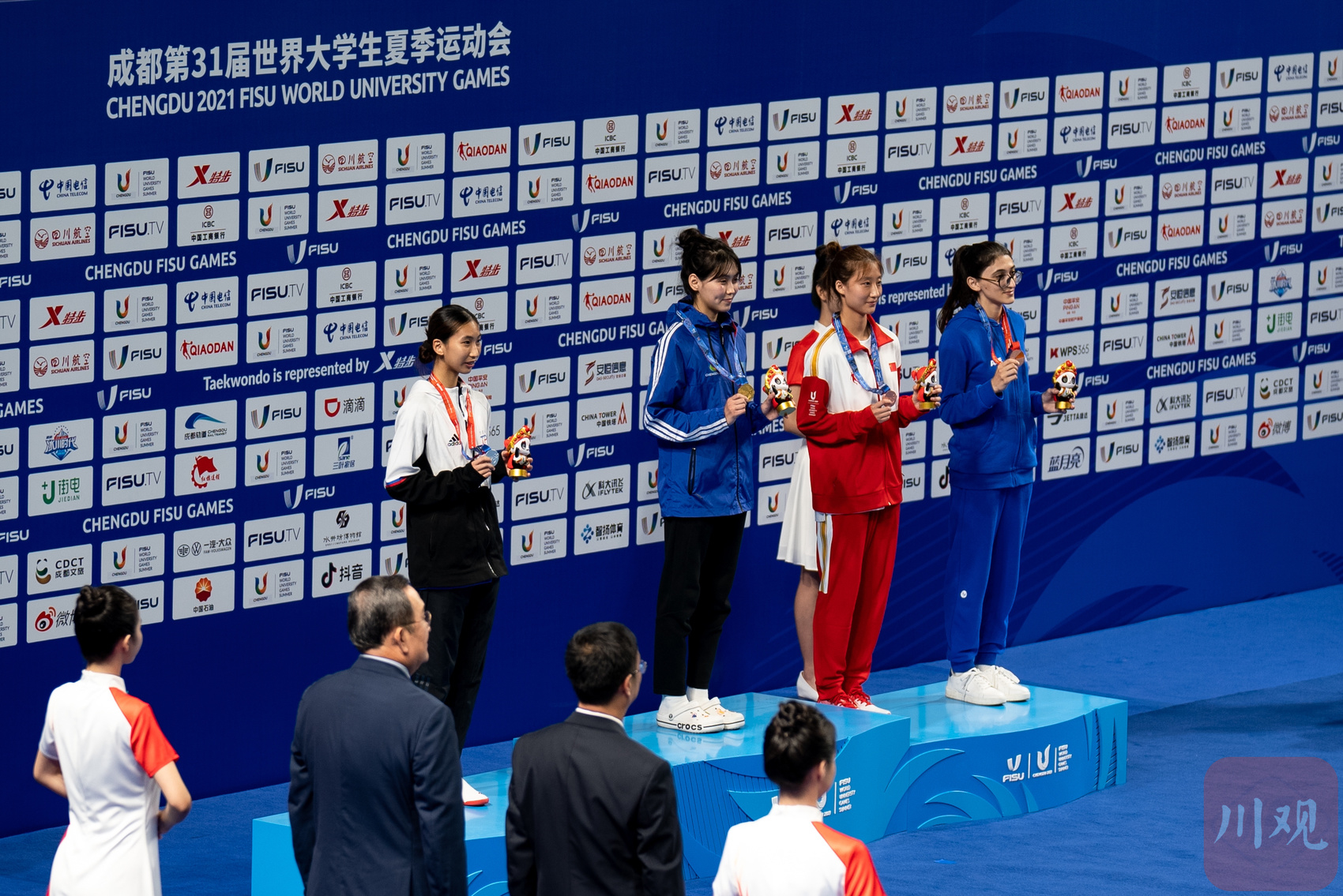 熊猫直播官网-CLG鏖战FPX,Viper单局斩获MVP强强对话成都决赛之夜,成为赛场最大亮点