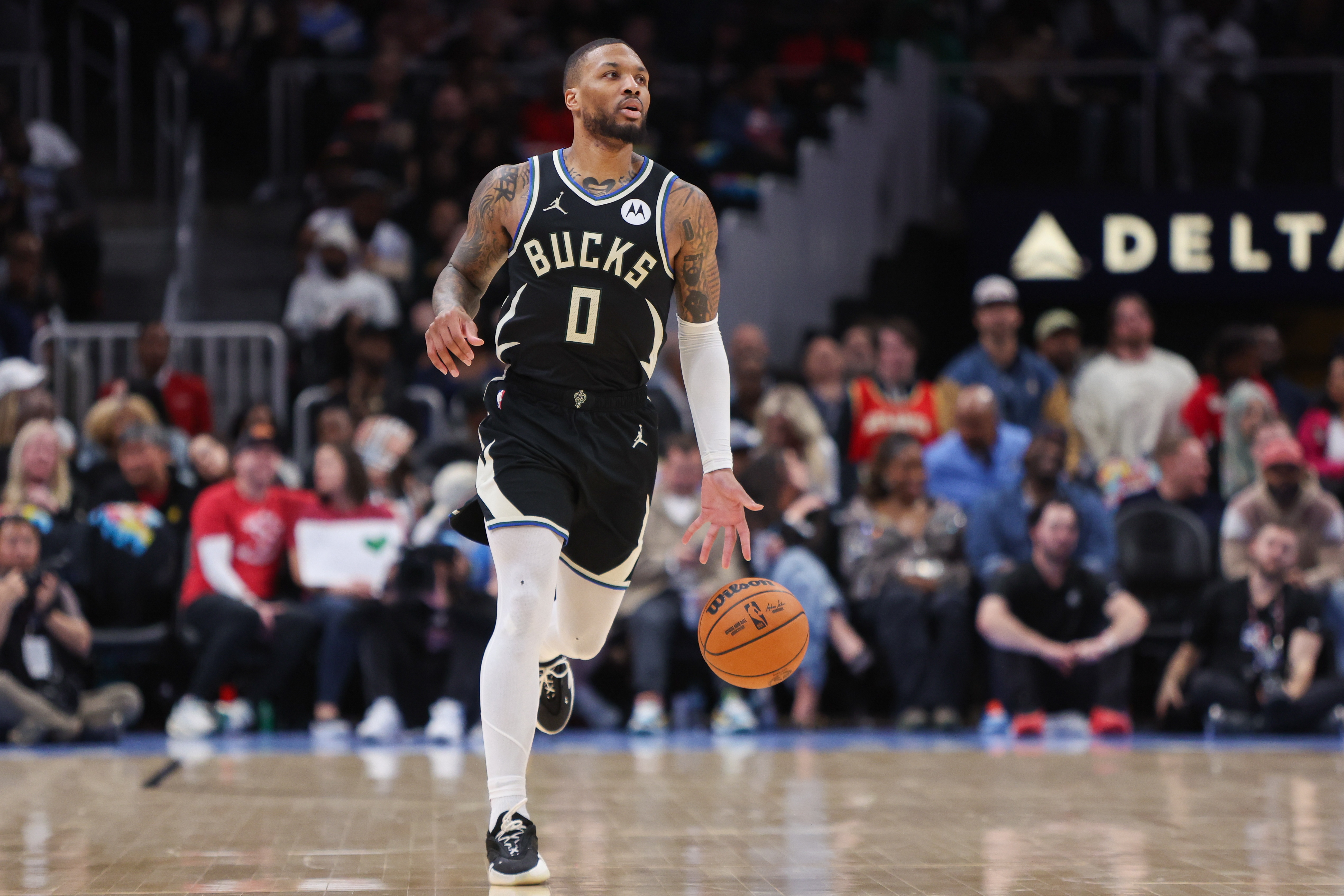 雄鹿击败篮网,完成横扫 雄鹿击败篮网,完成横扫