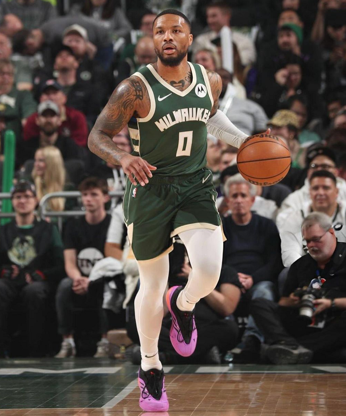 雄鹿队凭借防守打出攻势,实力受到认可 雄鹿队凭借防守打出攻势,实力受到认可