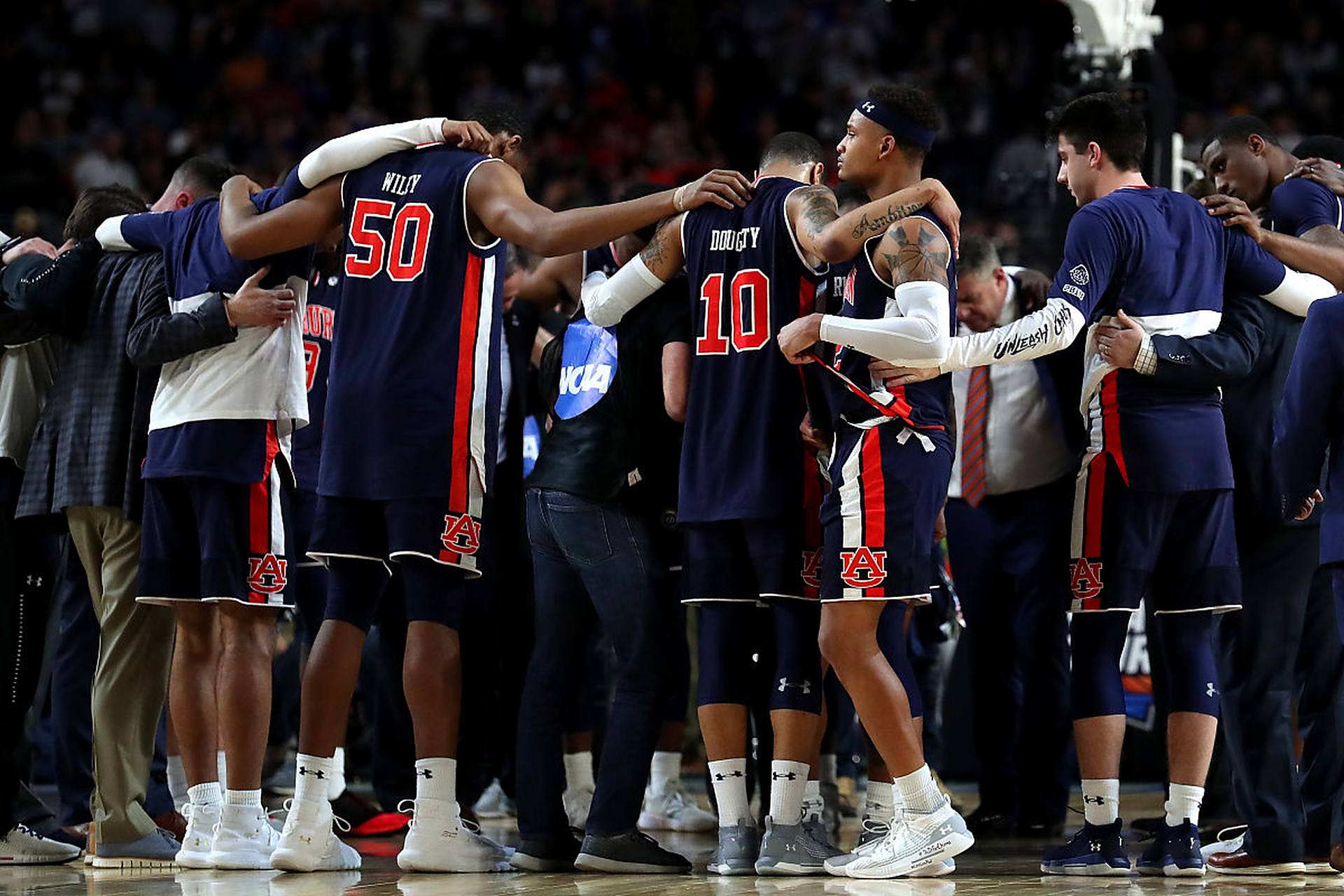 快船主场大胜篮网,取得三连胜 快船主场大胜篮网,取得三连胜