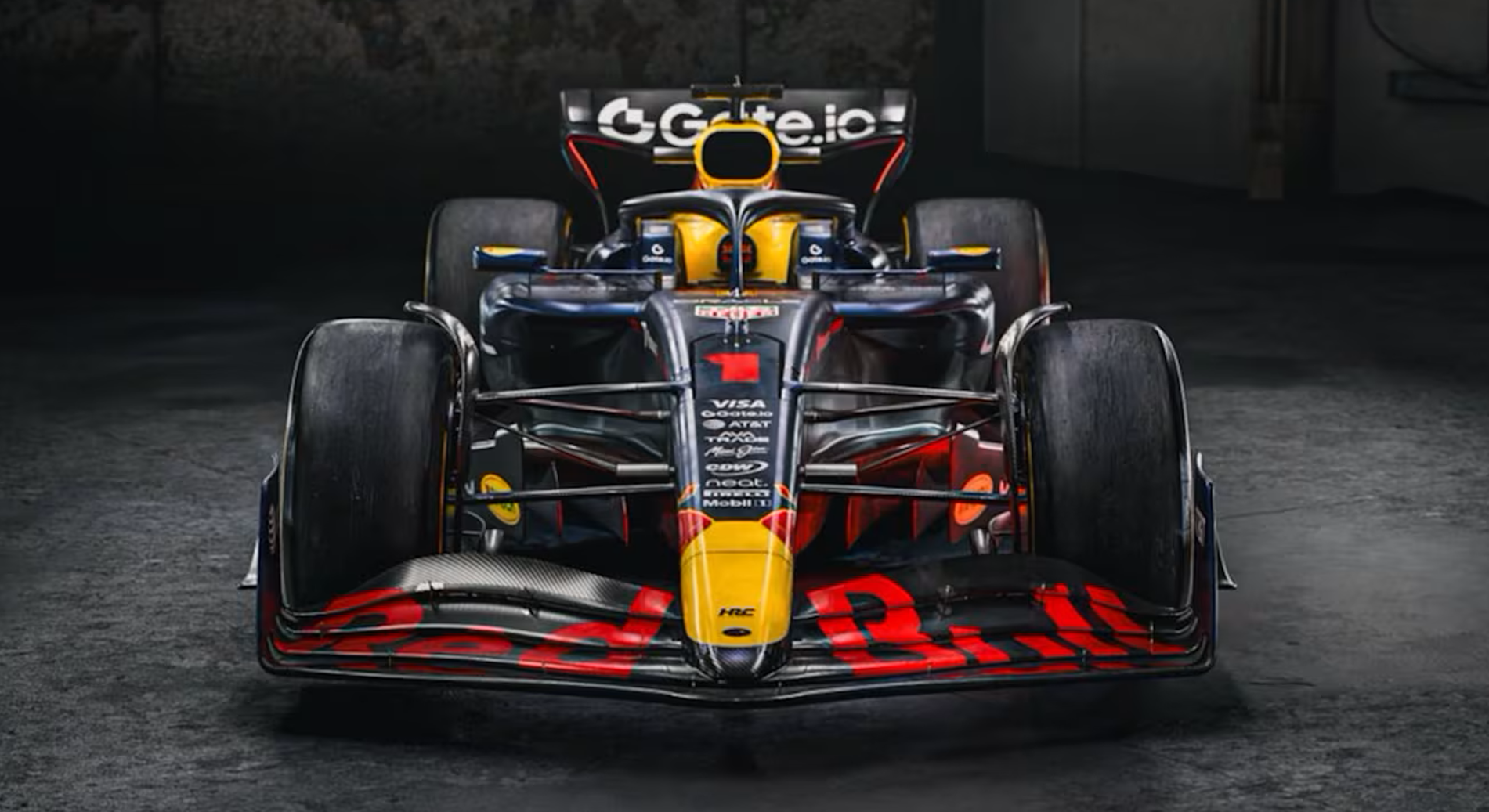 梅赛德斯鏖战哈斯车队，汉密尔顿惊艳四座的简单介绍