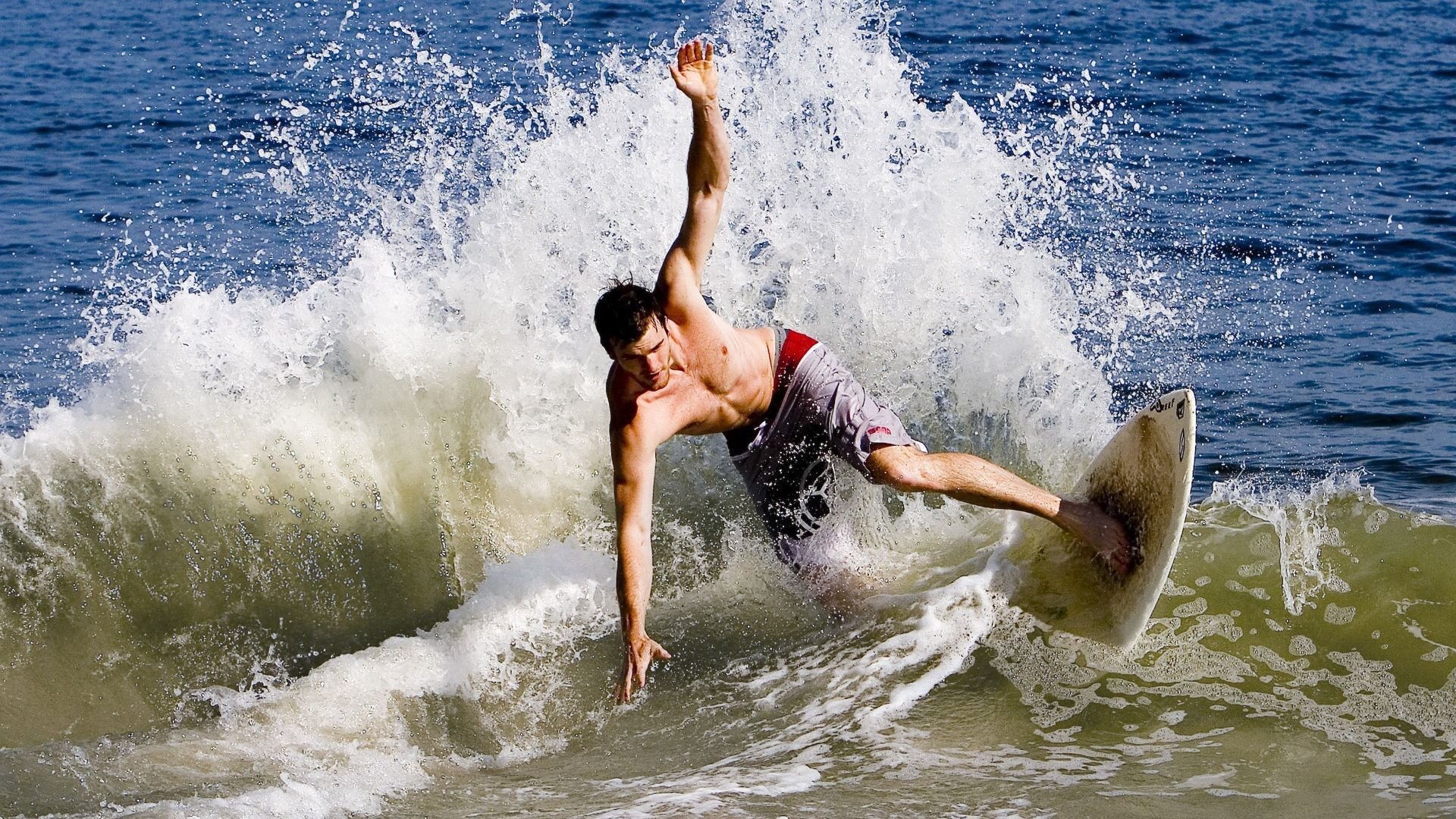 板球棍粉碎枪手神话，当牙买加闪电在世界杯接管C罗的权杖